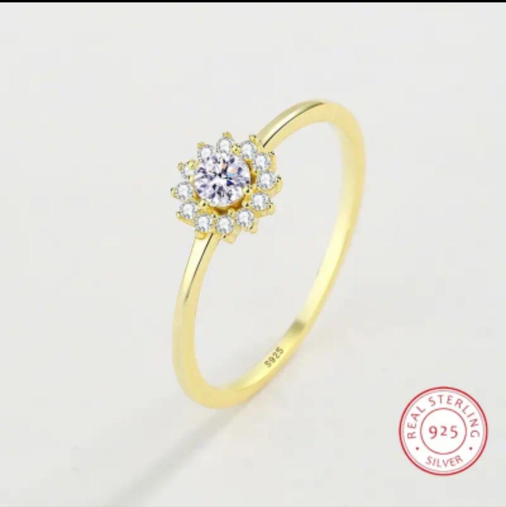 Luxurious and Delicate Flower 925 Sterling Silver Ring for Her.